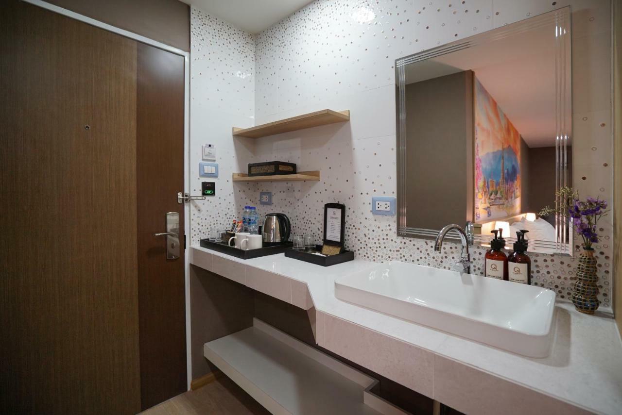 The Qube Fifty Hotel Bangkok Eksteriør billede